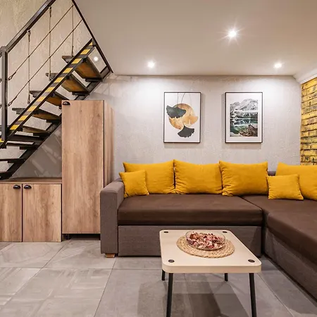 Apartment Yellow Compass W40 Budapest